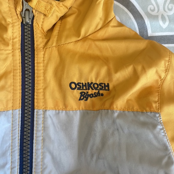 🌧️ OshKosh Hooded Jacket 🌨️ - Picture 3 of 7